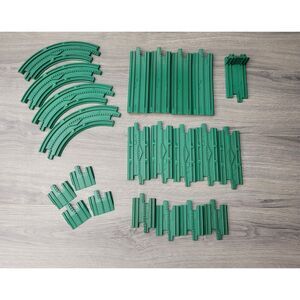 VTG 2004 Fisher Price GeoTrax Set of 22 Train Track Pieces Green Discontinued